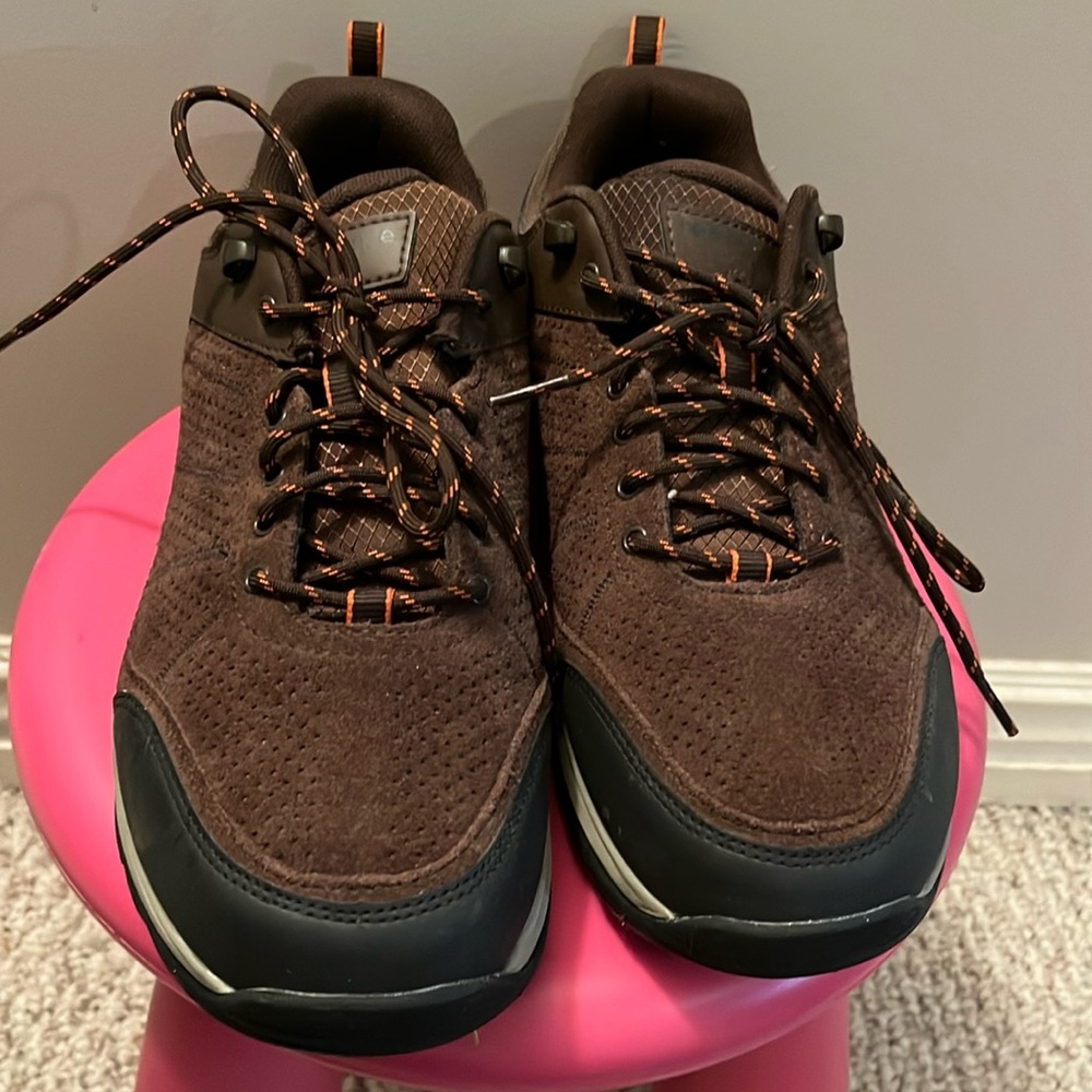 Mens Wide Fit New Balance MW669LC2 Brown Hiking Sneakers size 9.5